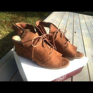 NWT Brown suede wedge sandals